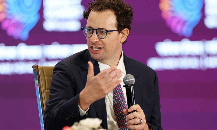 Anthropic CEO urges AI companies to slow  model development amid fears over misuse